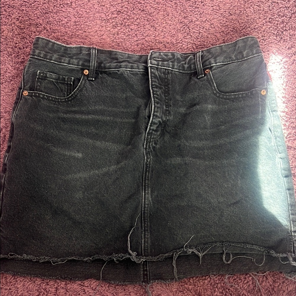 Stylish Black Denim Skirt